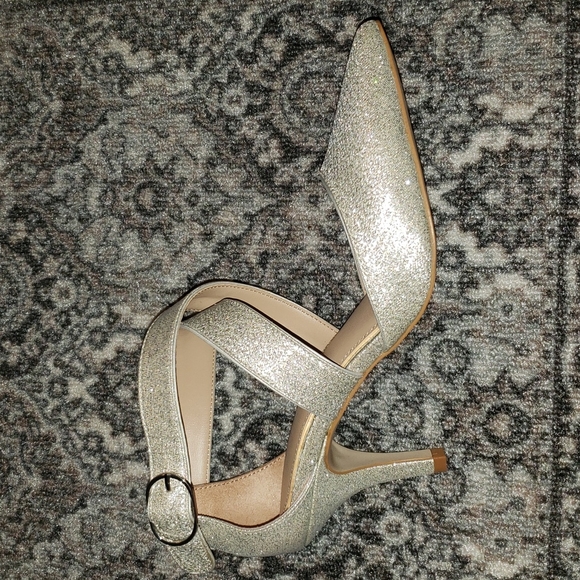 Silver cross-strap heels - Picture 2 of 8